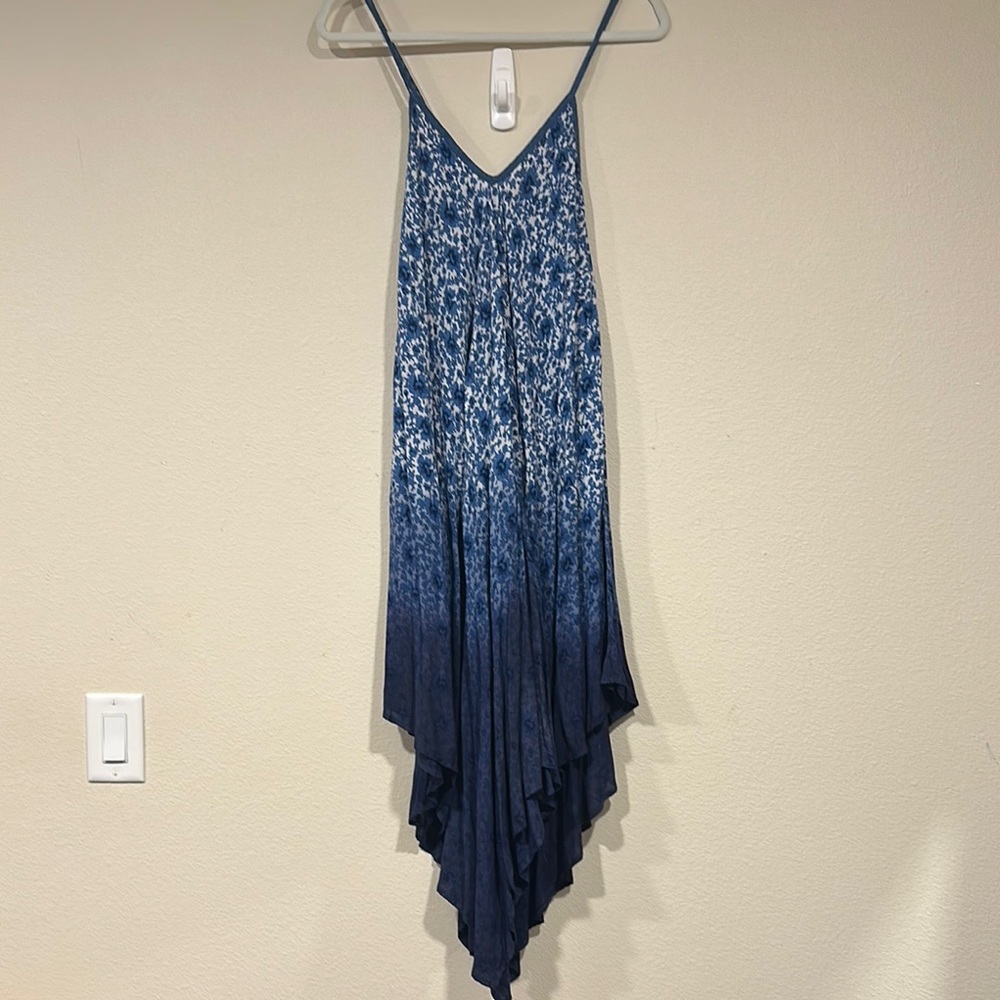 Hazel Blue Midi Sundress with V-Neckline